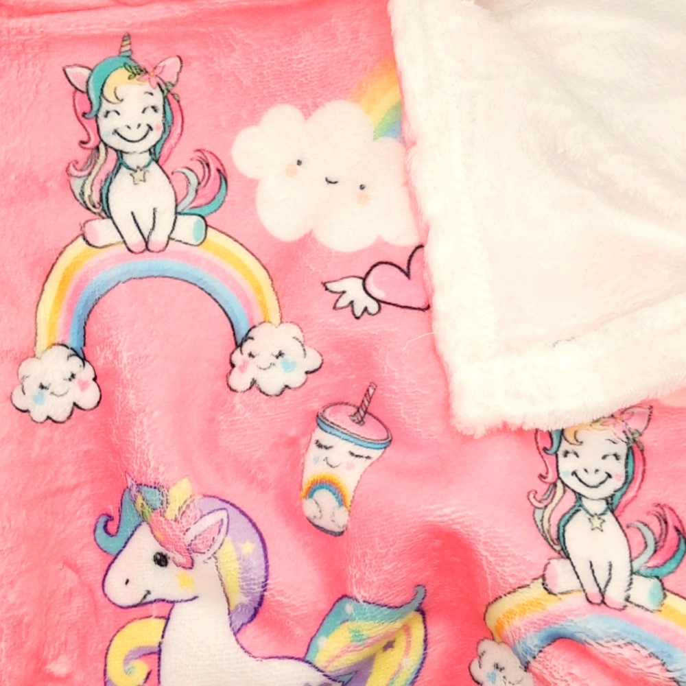 Unicorn Rainbow Kawaii Fleece Plush Throw Blanket Pink White 39x50 NEW